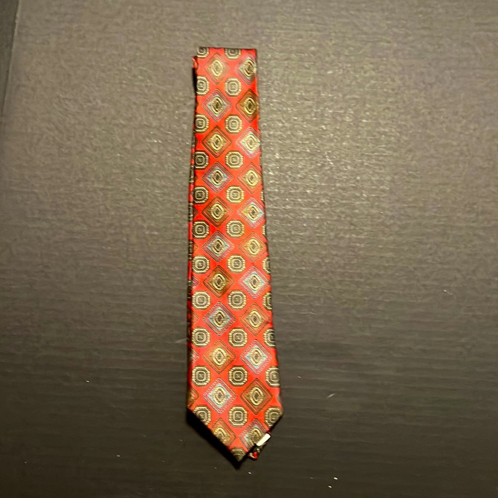 Stafford silk tie 3”x57”.